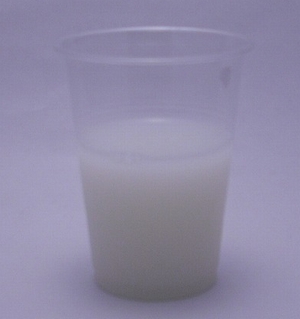 ヤクルトがつくった乳清飲料ミルージュソーダの色（2011/10現在）